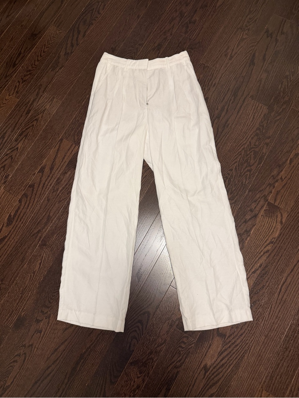 Aritzia - The effortless Linen pant